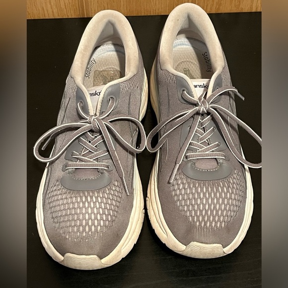 Dansko Women's Pace Walking Shoe - Picture 5 of 10